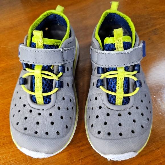 Members Mark Gray Foam Breathable Velcro Outdoor Shoes - Toddler 8 - Picture 1 of 5